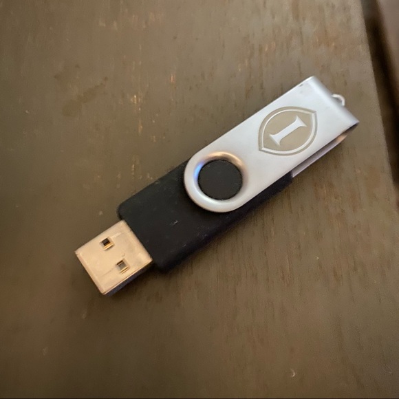 USB Flash Drive 1GB - Picture 2 of 6